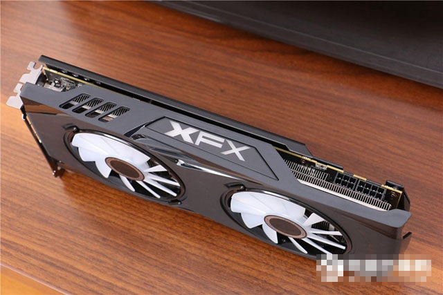 全侧透DIY装机实录：超详细i7-7700K配RX580组装电脑教程(附配置清单)