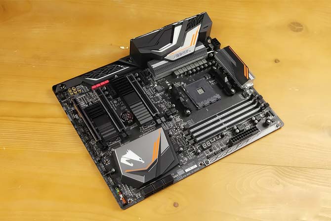 R5 2600X对比R7 2700X哪个好？R5-2600X与R7-2700X天梯图性能区别对比评测