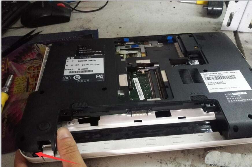 东芝C40A笔记本怎么拆机?