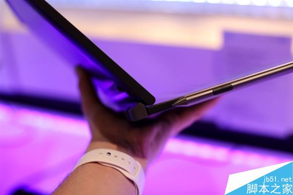 戴尔发布首款无线充电笔记本Latitude 7285