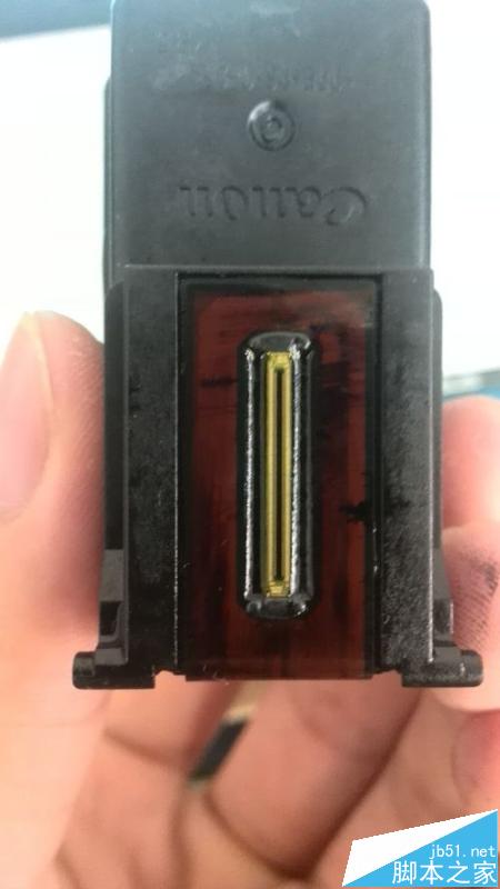 佳能815打印机怎么加墨? 佳能815黑色墨盒加墨流程