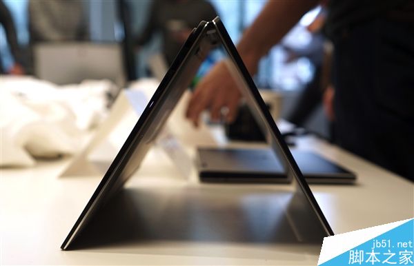 戴尔全新XPS 13 2in1真机图赏:超窄边框屏幕