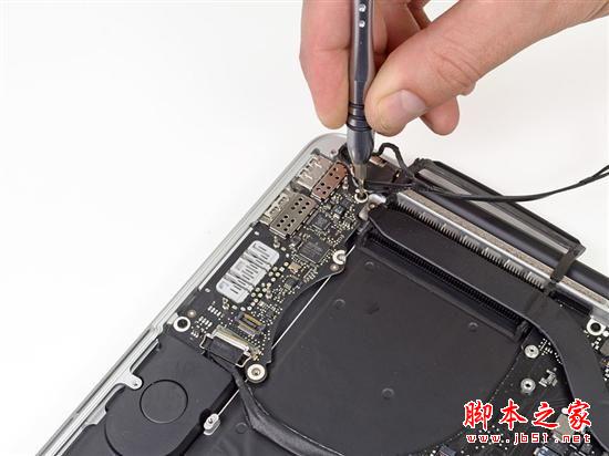 苹果新发布本本MacBook Pro Retina版本拆机详细过程（大量组图）