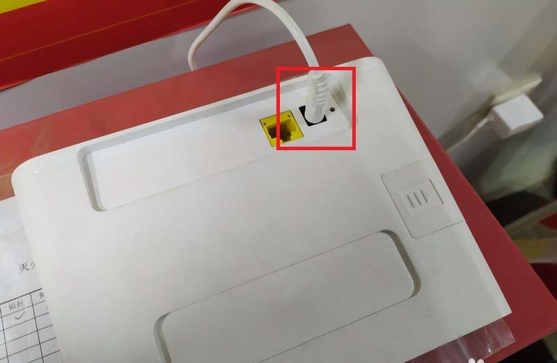 华为4G路由器指示灯一直亮红灯怎么办?