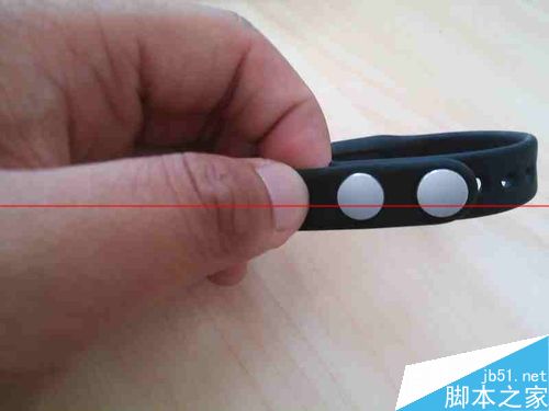 小米手环断了不能带了该怎么办呢？