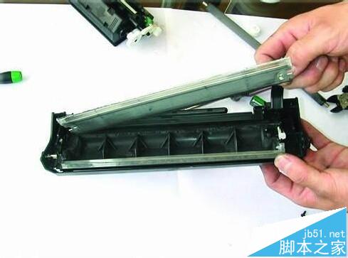 惠普HP 6L激光打印机硒鼓没粉了怎么灌粉?