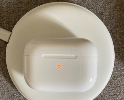 苹果AirPods Pro怎么充电 给苹果AirPods Pro充电过程