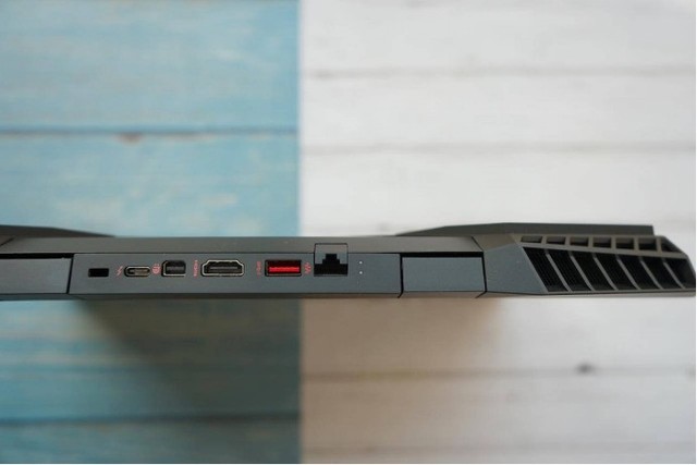 惠普暗影精灵4 Pro玩游戏卡不卡 RTX20独显本惠普暗影精灵4 Pro游戏性能评测