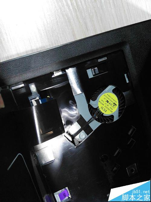 联想天逸310笔记本怎么拆机更换内存?