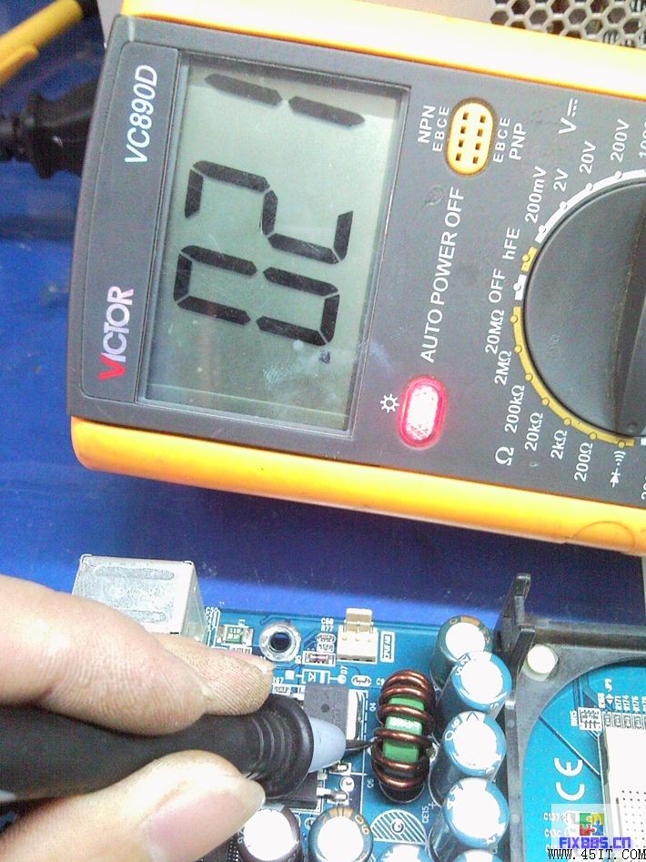 天虹845主板维修一例