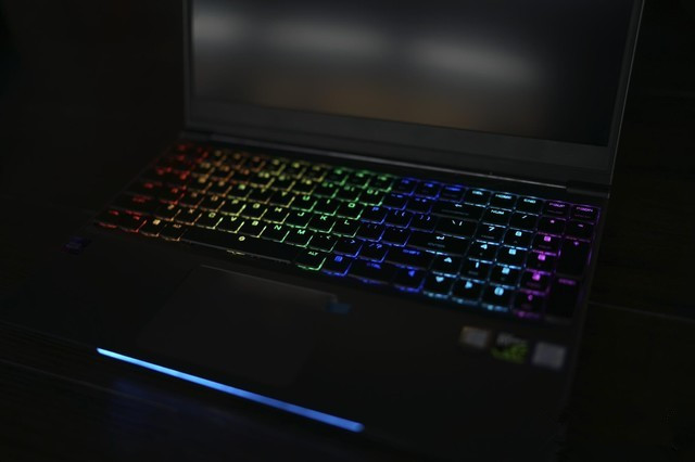 深海幽灵Z2值得买吗？机械革命深海幽灵Z2窄边框游戏本全面评测
