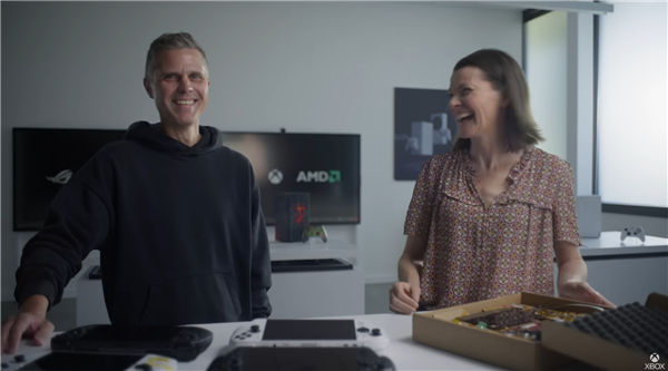 微软不藏私！ROG Xbox Ally掌机开发趣闻：最初原型机就塞纸盒