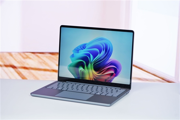 骁龙X Plus处理器加持！微软Surface Laptop 13图赏