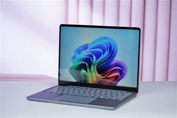 骁龙X Plus处理器加持！微软Surface Laptop 13图赏