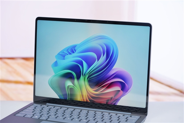 骁龙X Plus处理器加持！微软Surface Laptop 13图赏