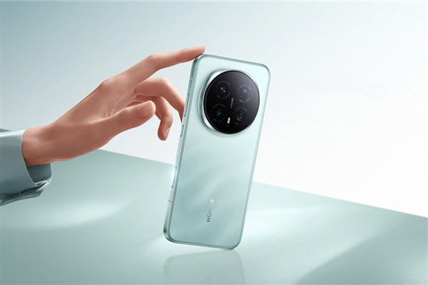 荣耀MagicOS 10发布：首发蜂鸟超感知调度引擎 流畅度大提升