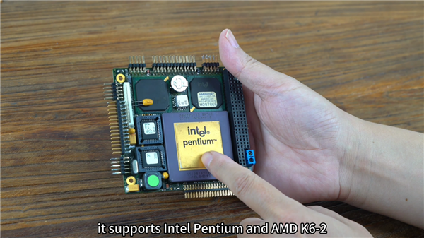 情怀满满梦回1998!玩家打造Windows 98掌机PC