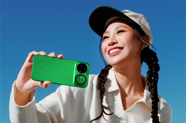 鸿蒙5/鸿蒙6终端设备数突破3200万：阵容史无前例