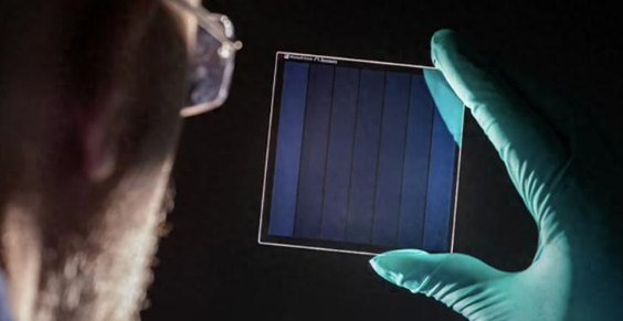 突破性进展！微软研发出万年存储玻璃：单块可存4.84TB