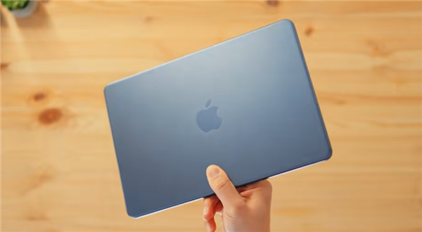 苹果用实力回击8GB内存不够用！玩家实测MacBook Neo同时打开60个应用依然流畅 Windows直接关机