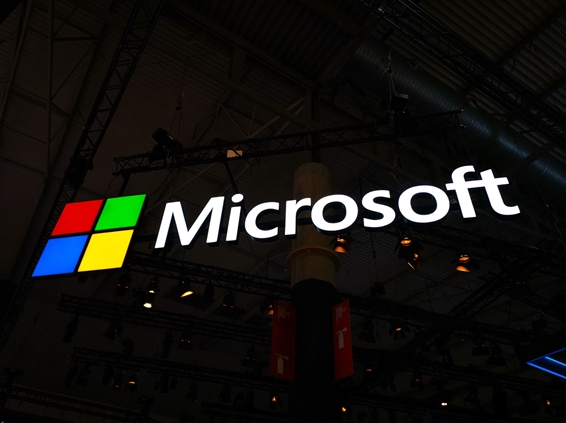 微软一个补丁下去 Claude直接瘫了！Anthropic：关我什么事 不修