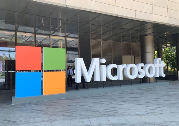 微软接手OpenAI挪威&ldquo;星际之门&rdquo;项目 租用3万枚英伟达芯片