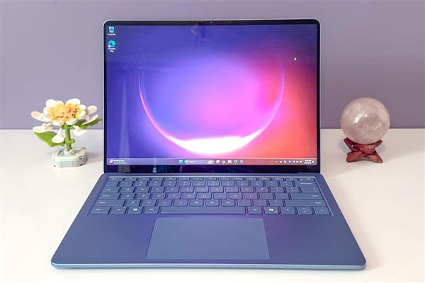 Win11笔记本性能、续航力压MacBook Neo！微软赢了