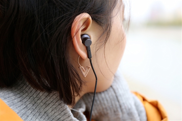 人均月付费12元！腾讯音乐发财报：净利润23.3亿 会员服务收入达45.7亿