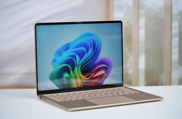 内存持续吃紧!微软将推出8GB版Surface Laptop