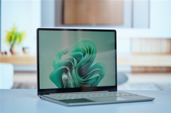 微软彻底放弃低价市场!Surface Go、Laptop Go双双被砍