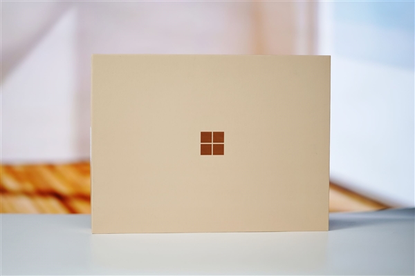 全能2合1 AI平板生产力拉满!全新13英寸Surface Pro图赏