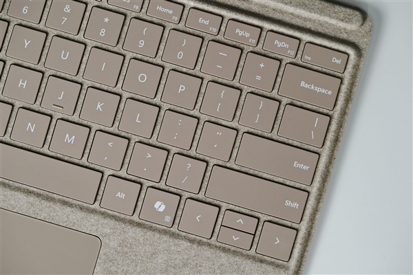 全能2合1 AI平板生产力拉满!全新13英寸Surface Pro图赏