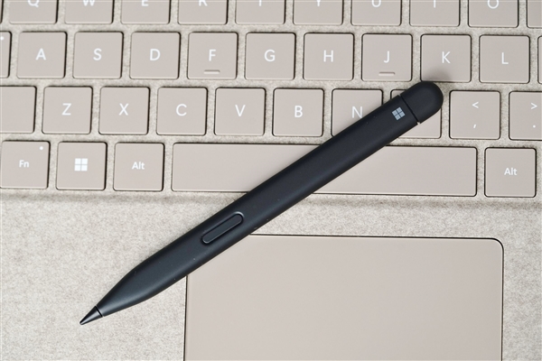 全能2合1 AI平板生产力拉满!全新13英寸Surface Pro图赏
