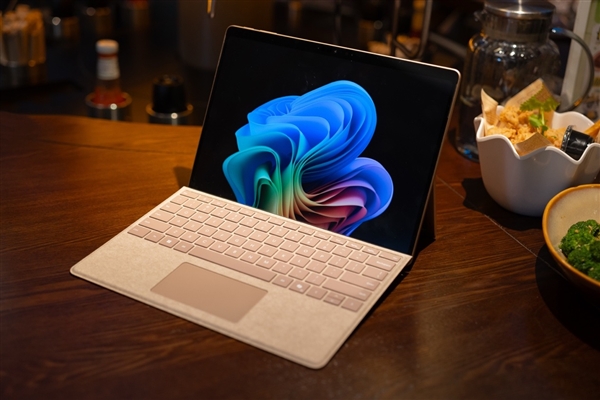全新Surface Pro 13英寸上手体验：骁龙芯+Win11 移动办公神器