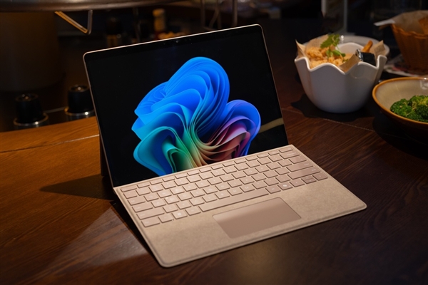 全新Surface Pro 13英寸上手体验：骁龙芯+Win11 移动办公神器