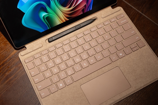 全新Surface Pro 13英寸上手体验：骁龙芯+Win11 移动办公神器