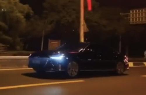 抖音A8抬头截图