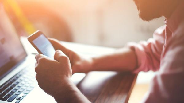 iPhone WiFi bug,连接特定WiFi即可破坏无线功能 iPhone WiFi bug,连接特定WiFi即可破坏无线功能