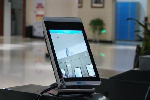 面部识别设备中存在多处可利用的漏洞