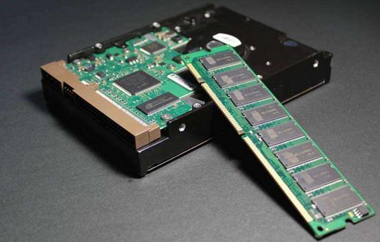 硬盘和内存在电脑中到底扮演着什么角色?