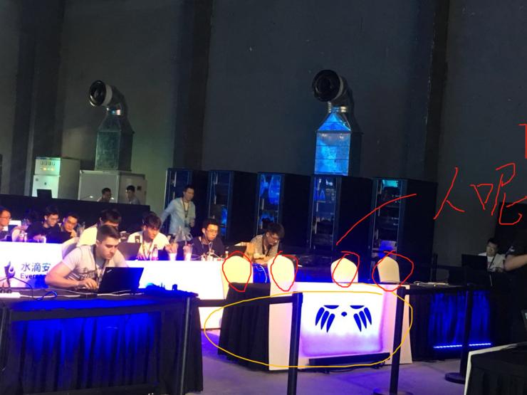 神仙黑客打架,遭遇机器人吐血突袭,发生了什么?