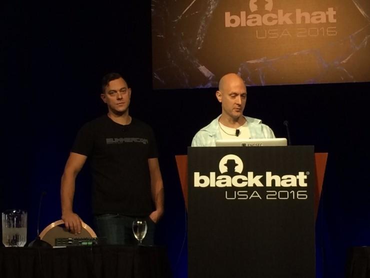 BlackHat 专题 | 画风血腥,黑客让高速行驶的汽车突然转向