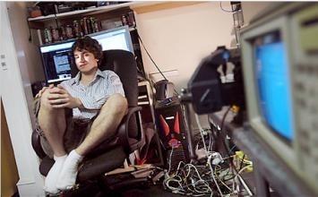 人物志 | 破解iPhone的天才小子乔治&middot;霍兹，如何教会了汽车自动驾驶