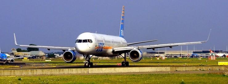 美国土安全部教你“打飞机”，这次竟是川普乘坐的波音 757