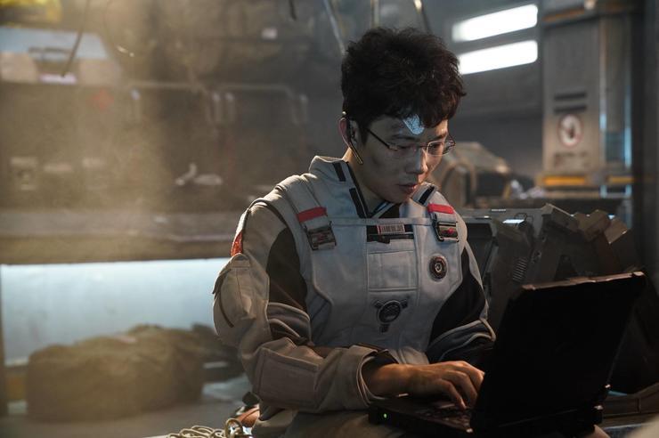 《流浪地球》程序员破解行星发动机到底靠不靠谱