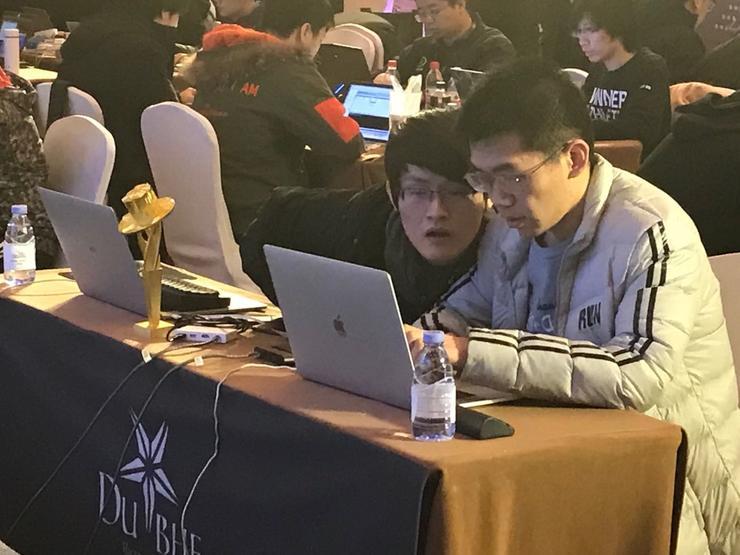 四小时挣六万，这个CTF比赛在撒钱吗？