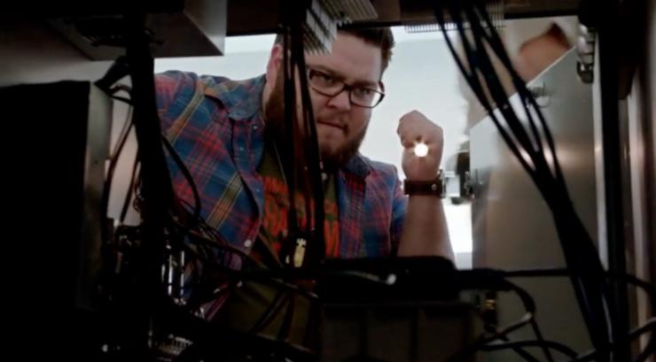 路上看到一枚有&ldquo;苍老师&rdquo;的U盘，要捡吗？ | 专访Unicorn首席黑客杨卿