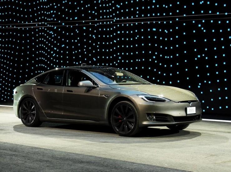 600 美元秒开特斯拉 Model S，这帮“学院派”黑客可真牛