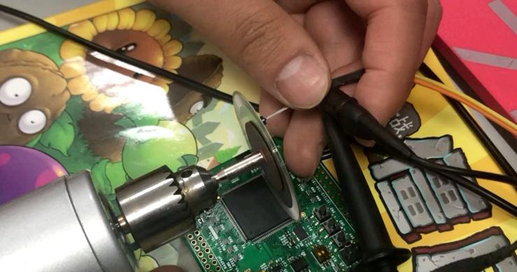 这个白帽黑客曾搞了个看片神器,最近“红外”遥控也被他控制了