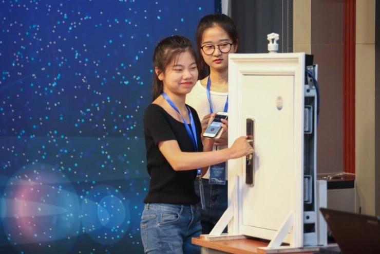 &ldquo;老婆，开门&rdquo;，如果隔壁老王对你的声音模仿到出神入化